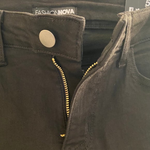 FASHION NOVA black skinny jeans - Picture 2 of 4